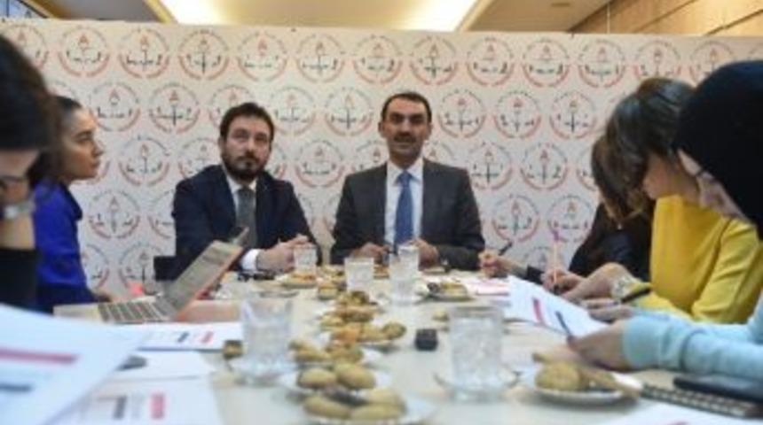 "orta&ouml;ğretime Giden Her 100 &Ouml;ğrencinin Yaklaşık 54&rsquo;&uuml; Mesleki Ve Teknik Orta&ouml;ğretim Okullarına Gidiyor"