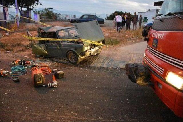 K&ouml;peğe &Ccedil;arpmamak I&ccedil;in Kaza Yaptı: 1 &Ouml;l&uuml;, 4 Yaralı 2