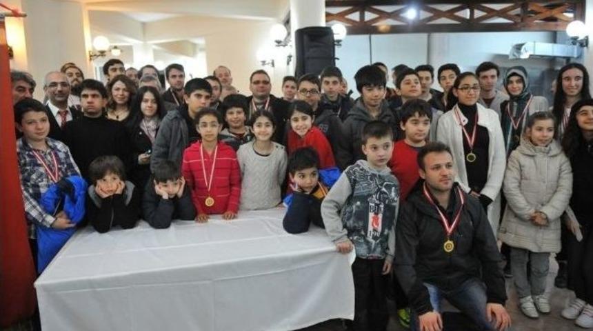 Satran&ccedil; Tutkunları Buca&rsquo;da Yarıştı