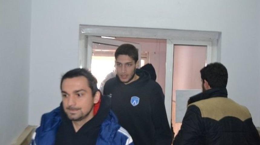 Bilecik Kapalı Spor Salonunda Soyunma Odası Krizi Yaşandı