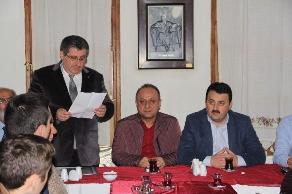 Ak Parti, Mahalle Başkanlarıyla Bir Araya Geldi