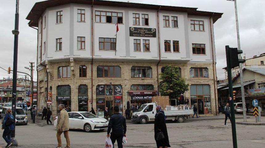 Vakıflar Tarihin &Uuml;zerinde Oturuyor