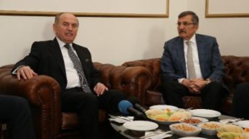 Başkan Topbaş&rsquo;tan Zeytinburnu Belediyesi&rsquo;ne Ziyaret