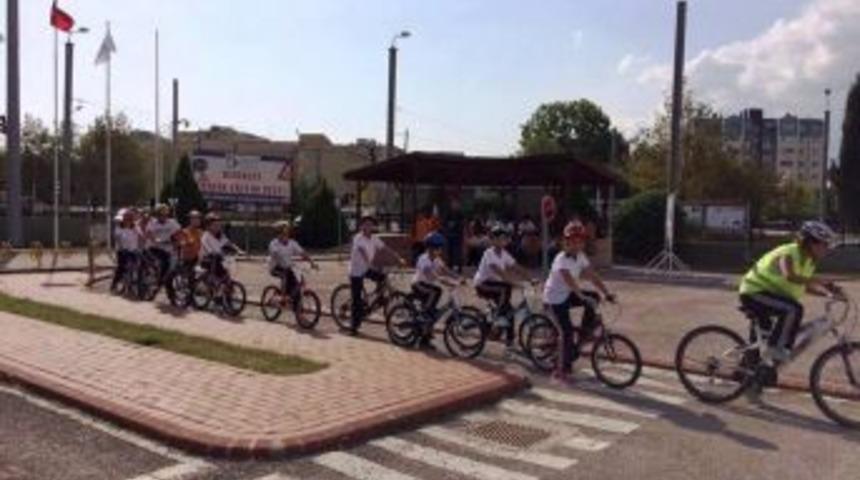 İzmit Belediyesi&rsquo;nin Bisiklet Eğitimi Başladı