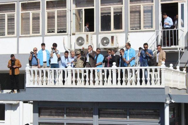 Vali Nurullah Naci Kalkancı Tütün Eylemcilerine Hitap Etti 2