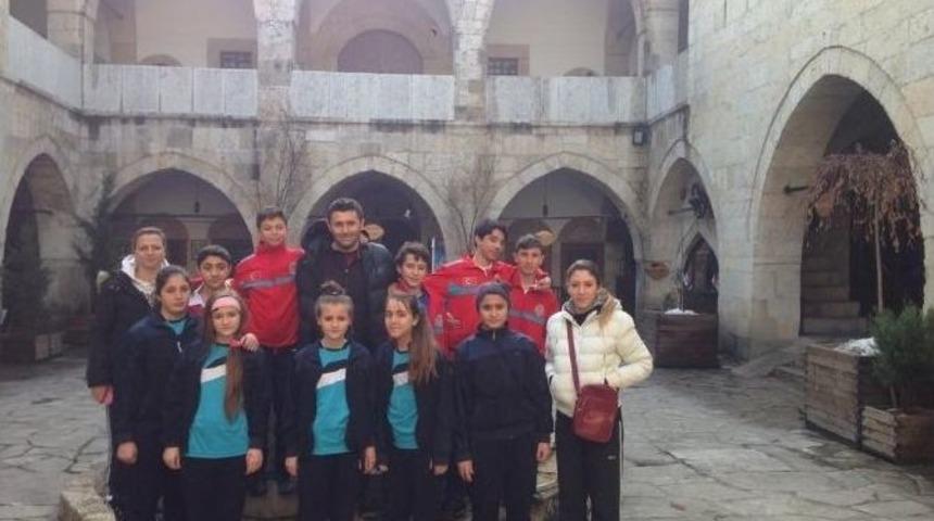 Anadolu Yıldızlar Liginde Badminton R&uuml;zgarı