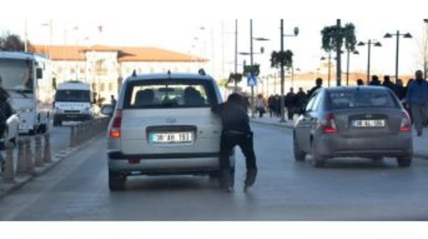 Patenli &Ccedil;ocuğun Tehlikeli Yolculuğu