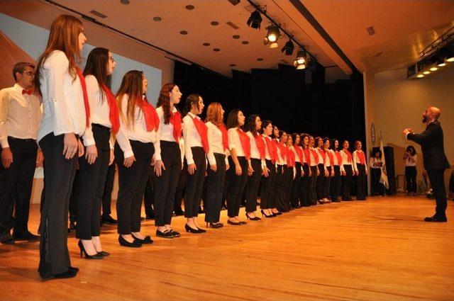 Ege &Uuml;niversitesinde İlk Ders İlber Ortaylı&rsquo;dan 2