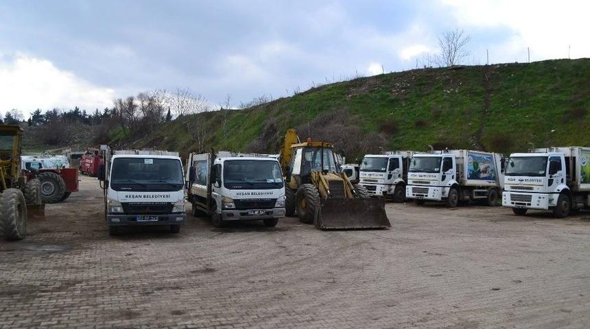 Maaşlarını Alamayan İş&ccedil;iler, &Ccedil;&ouml;pleri Toplamadı