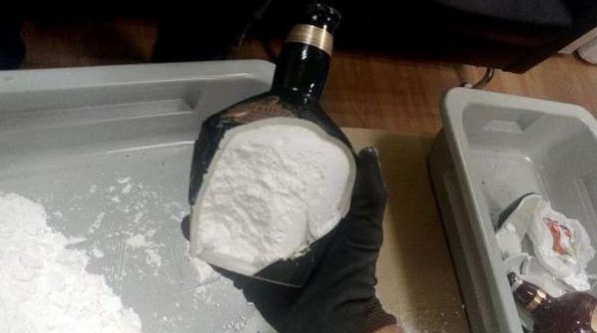 &nbsp;İ&ccedil;ki Şişelerinden 1.5 Kilogram Kokain &Ccedil;ıktı