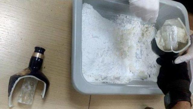 &nbsp;İ&ccedil;ki Şişelerinden 1.5 Kilogram Kokain &Ccedil;ıktı 2