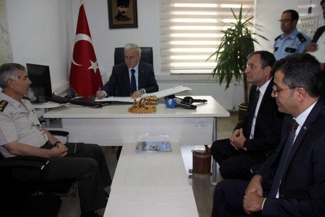 Vali Kam&ccedil;ı&rsquo;dan Yenişehir Polis Merkezi&rsquo;ne Ziyaret 2