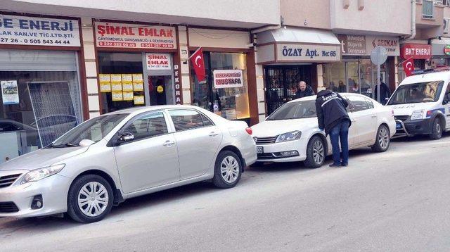 Sarhoş Genç 10 Araca Zarar Verdi