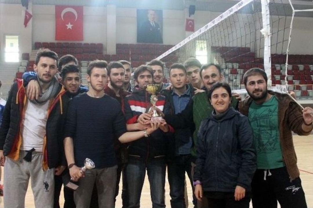 Voleybol B&ouml;lgesel Lig Grub Ma&ccedil;ları Yalova&rsquo;da Yapıldı