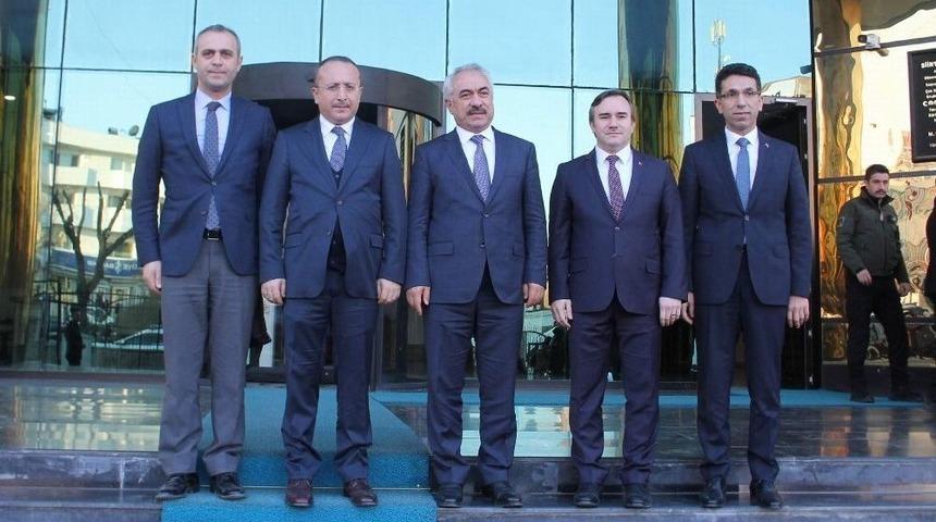 İ&ccedil;işleri Bakan Yardımcısı Ersoy, Siirt Belediyesini Ziyaret Etti