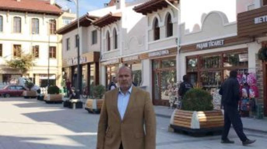 Taşk&ouml;pr&uuml; Cumhuriyet Meydanı&rsquo;na Yakışan Dış Cephe Yenilemesi