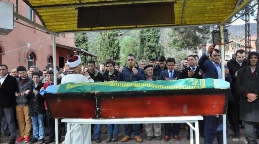 Karab&uuml;k'te 2 &Ouml;ğrencinin &Ouml;ld&uuml;ğ&uuml; Minib&uuml;s&uuml;n S&uuml;r&uuml;c&uuml;s&uuml; De &Ouml;ld&uuml;