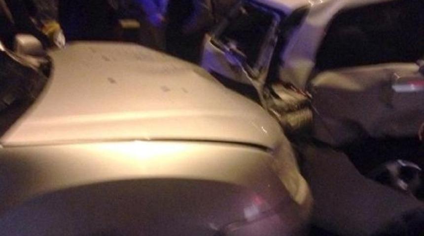 Zincirleme Kazada Bebek &Ouml;ld&uuml;, 2 Yaralı