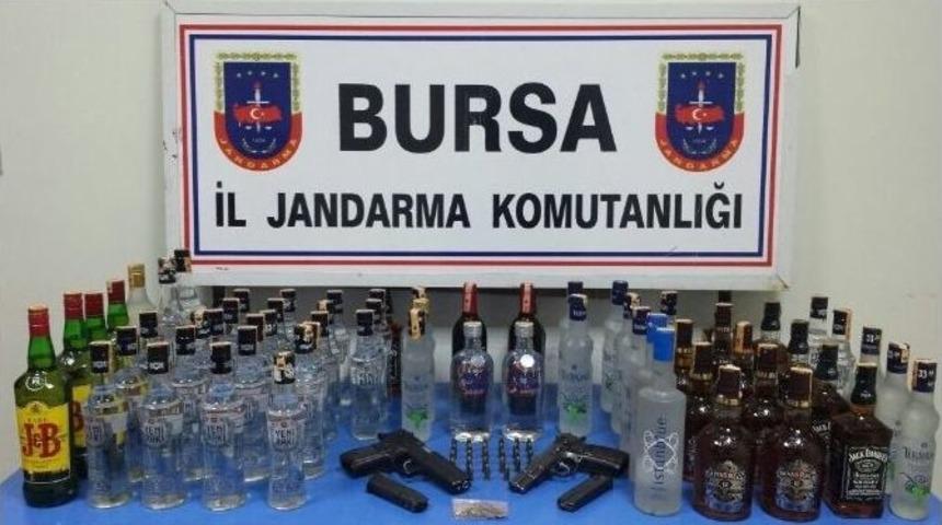 Ruhsatı İptal Edilen Gazinoda Ka&ccedil;ak İ&ccedil;ki Ve Uyuşturucu Ele Ge&ccedil;irildi