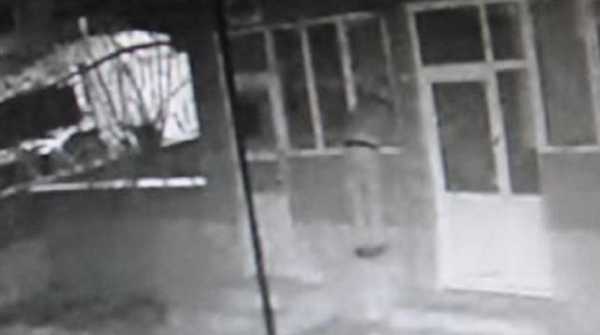 Vicdansız Hırsız Yardım Paralarını &Ccedil;aldı