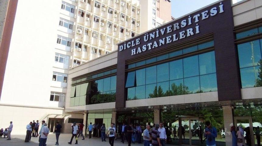 180 Taşeronun İşine Son Verildi, &Ccedil;alışanlar &Uuml;niversite &Ouml;n&uuml;nde Toplandı