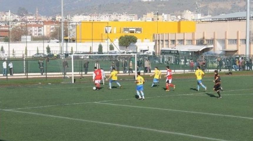 Karpuzlu Belediyespor Liderliğini S&uuml;rd&uuml;rd&uuml;