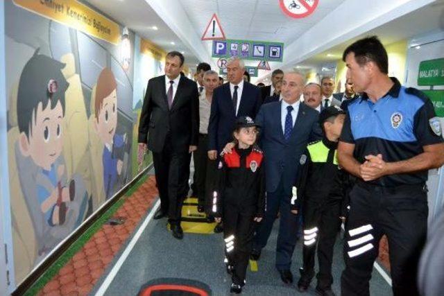Türkiye'de Polisten Ilk Proje: Trafik Eğitim Koridoru