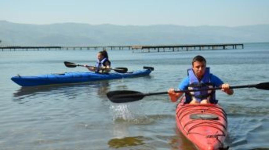 Kanolar İznik G&ouml;l&uuml;nde Yarışacak