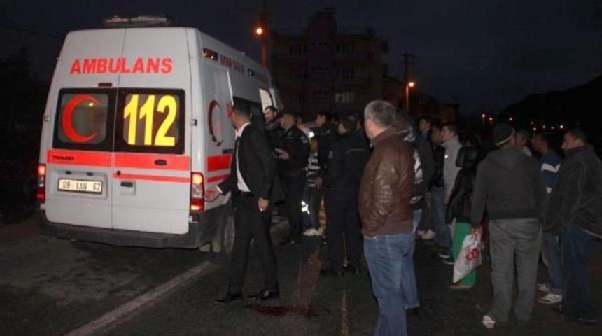 Kasksız Motosikletli Kazada Ağır Yaralandı