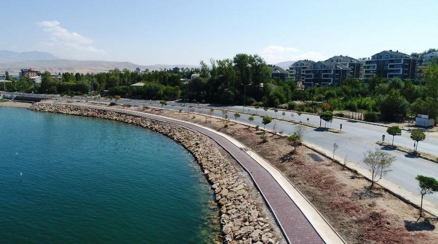 Edremit&rsquo;te Sahil Kordonu Projesinde Sona Yaklaşıldı