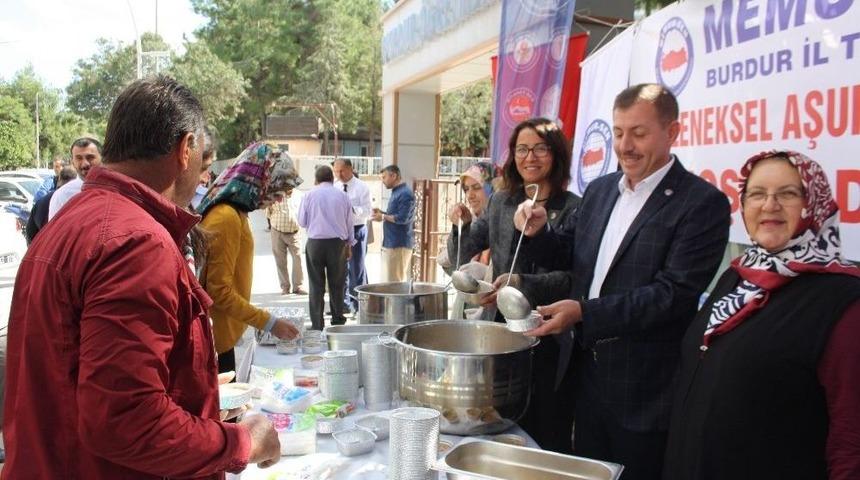 Memur- Sen&rsquo;den Aşure Dağıtımı