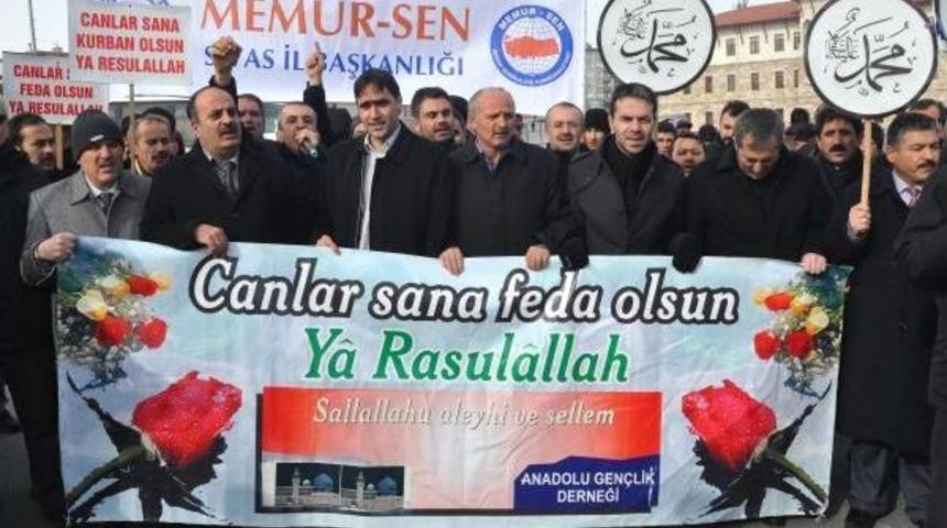 Sivas'ta Cumhuriyet Gazetesi Protestosu