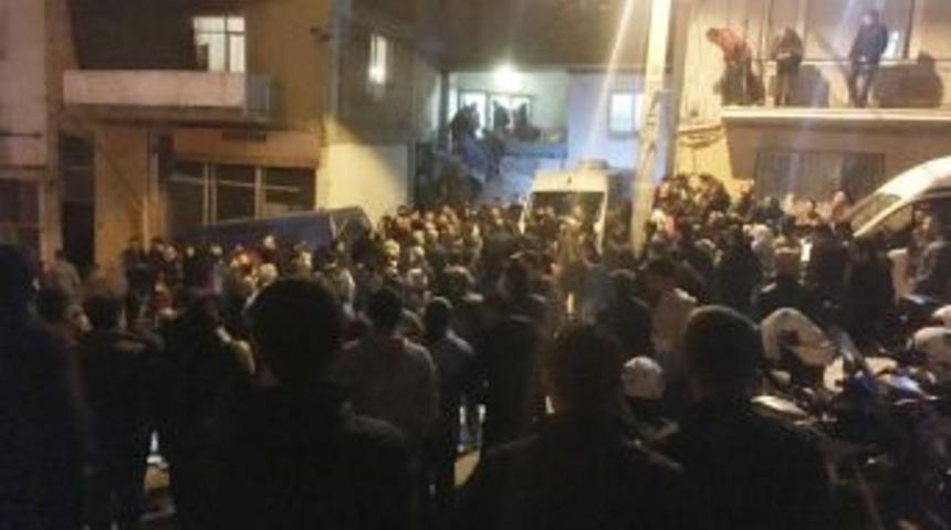 &Ouml;nce Yengesini Sonra Kendisini Vurdu