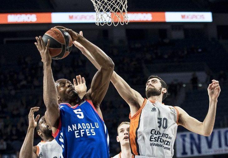 Thy Euroleague: Anadolu Efes: 82 - Valencia Basket: 66 G3