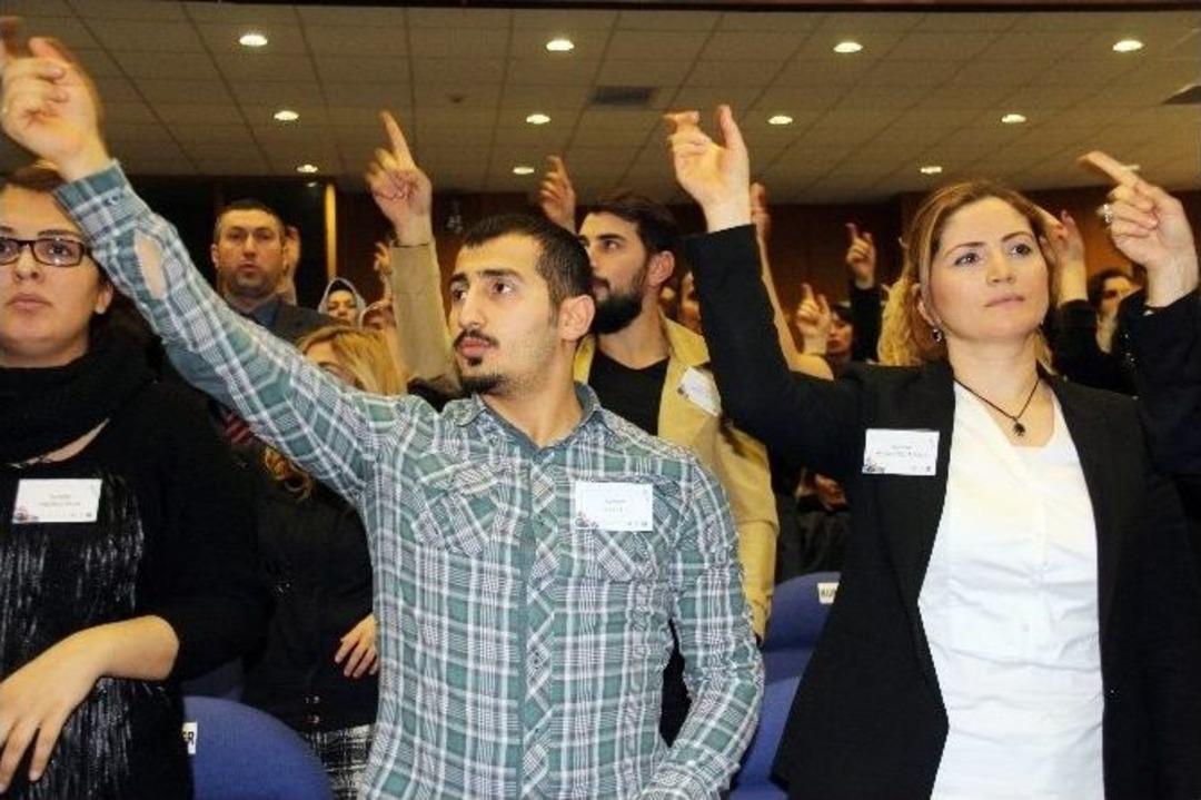 İşaret Diliyle &ldquo;istiklal Marşı&rdquo;