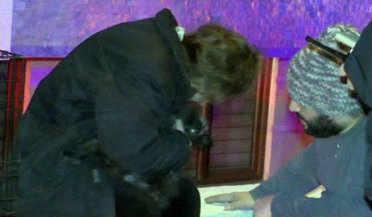 Tavşanı Dakikalarca Suni Teneffüsle Hayata Döndürmeye Çalıştı G3