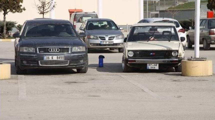 Otoparka Bırakılan Termos Polisi Harekete Ge&ccedil;irdi