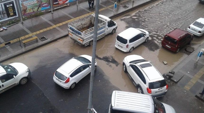 Kars&rsquo;ta, Yağmur Hayatı Olumsuz Etkiledi
