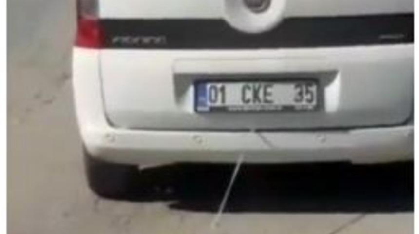 K&ouml;peği Aracın Arkasına Bağlayıp S&uuml;r&uuml;kledi