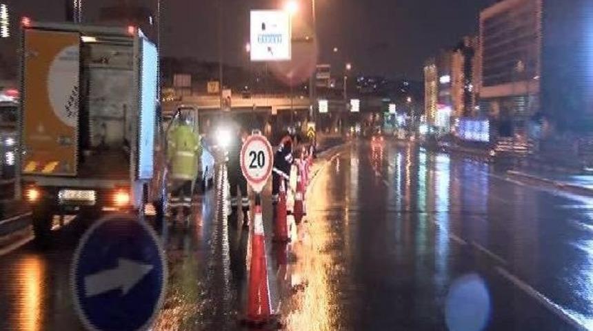 Otogar Alt Ge&ccedil;idini Su Bastı