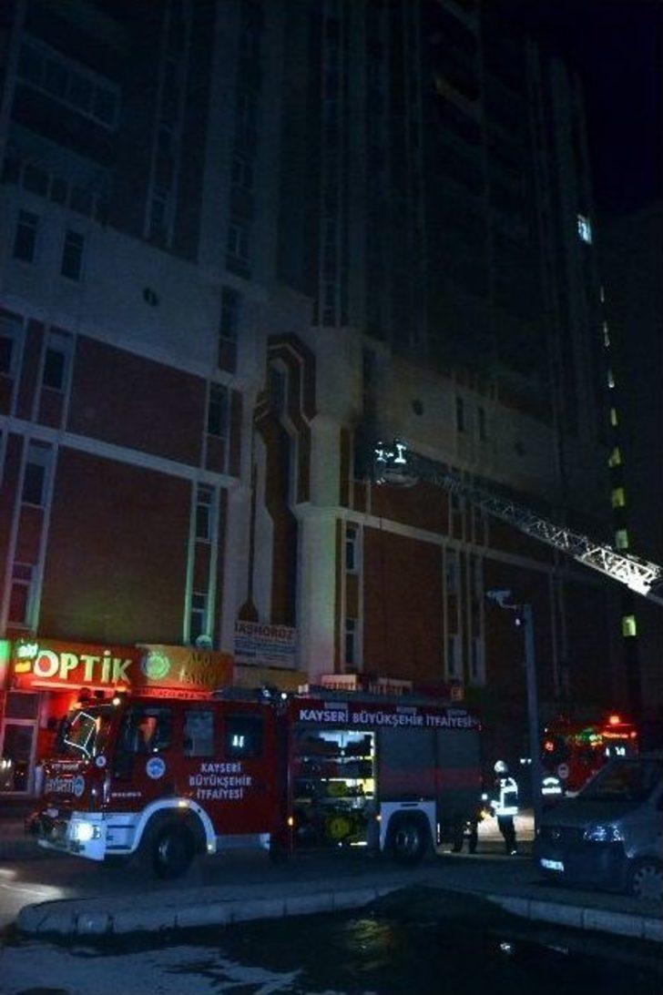 Kayseri’de İş Merkezinde Yangın G1
