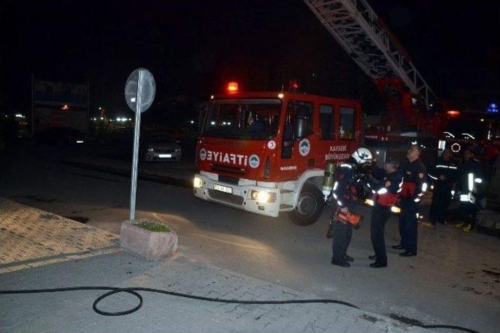 Kayseri’de İş Merkezinde Yangın G2