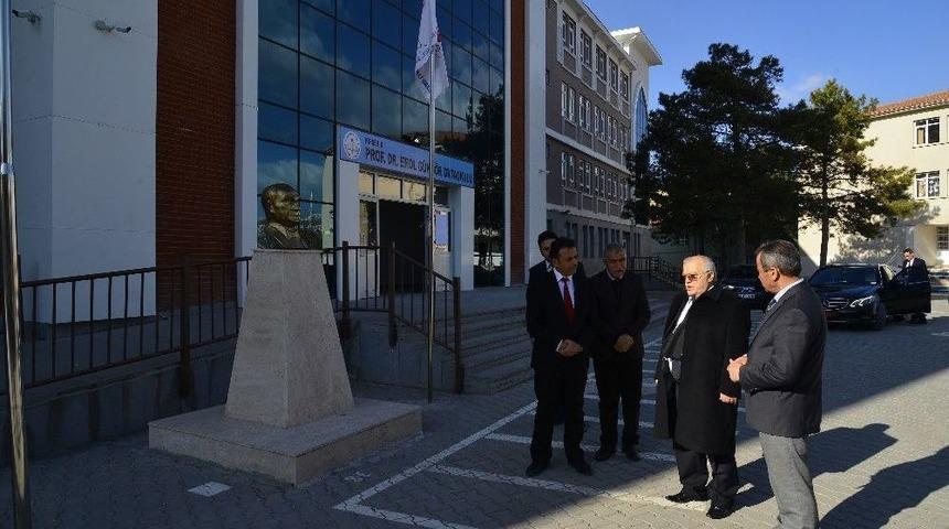 Okullarda Vali Necati Şent&uuml;rk Okulları Denetledi