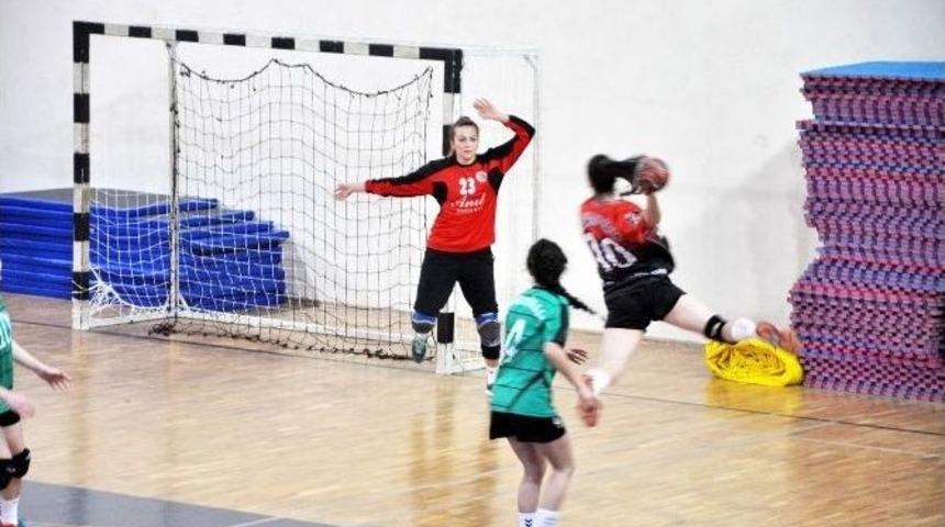 Mudanya Hentbol Takımı İkinci Yarıda G&uuml;ld&uuml;