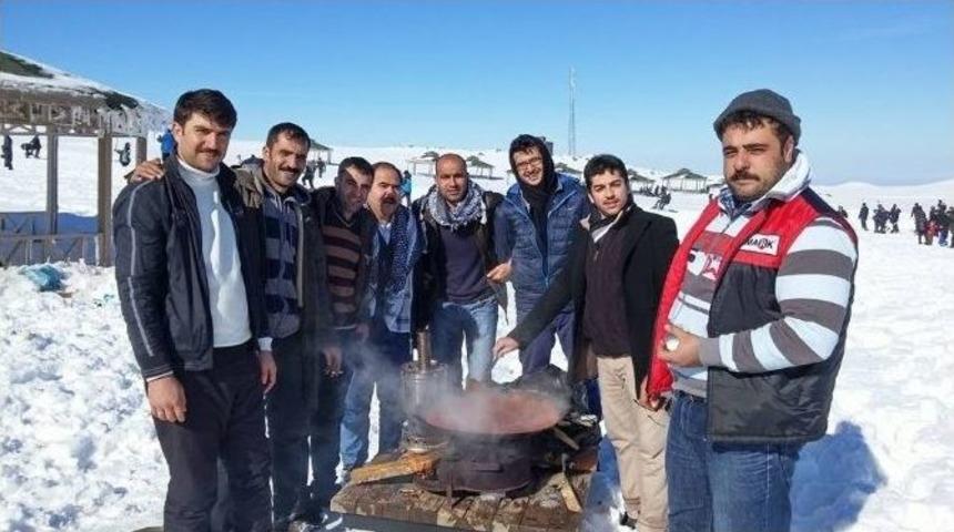 Sosyal Hizmet Personelinin Kayak Keyfi