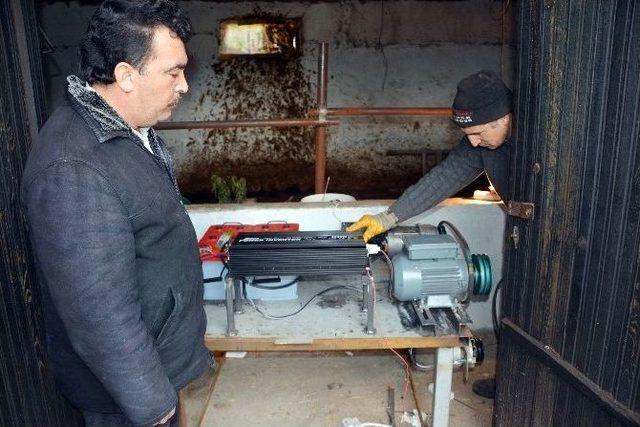 (özel Haber) Hayvan Damında Elektrik Üretti