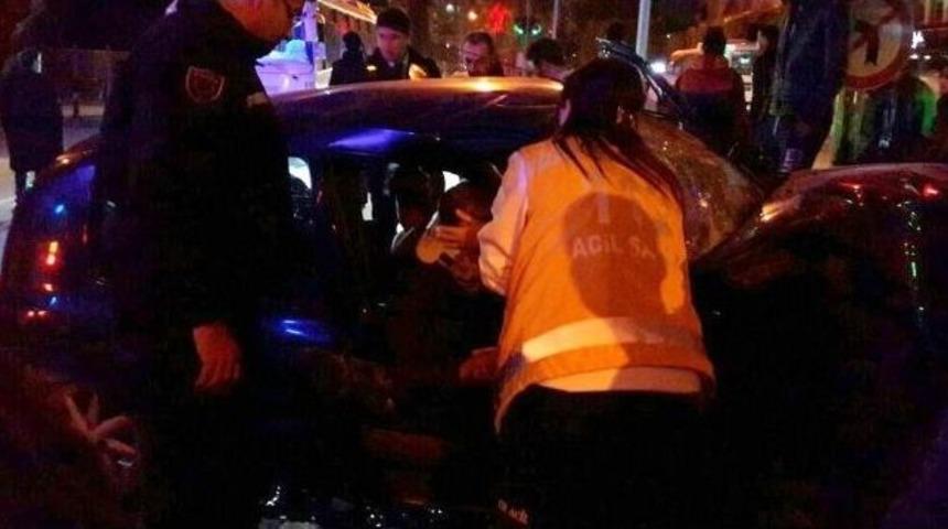 Adana&rsquo;da Trafik Kazası: 3 Yaralı