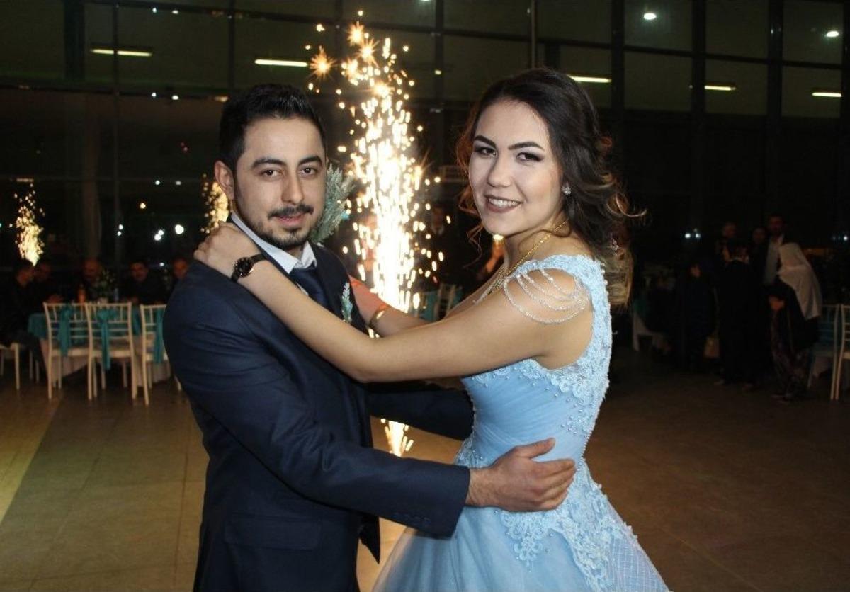 Otogar İ&ccedil;indeki D&uuml;ğ&uuml;n Salonu G&ouml;renleri Şaşırtıyor