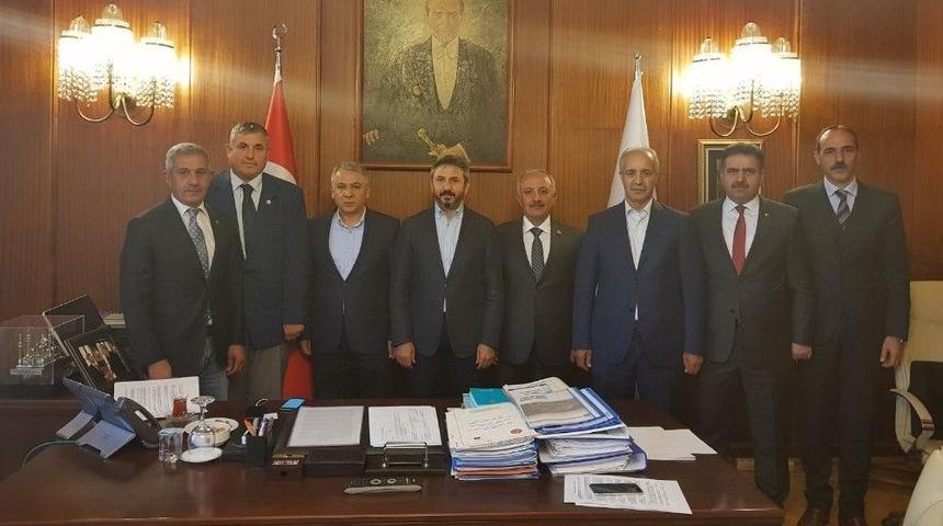 Milletvekilleri Ve Ziraat Odası Başkanları T&uuml;t&uuml;n&uuml; G&ouml;r&uuml;şt&uuml;