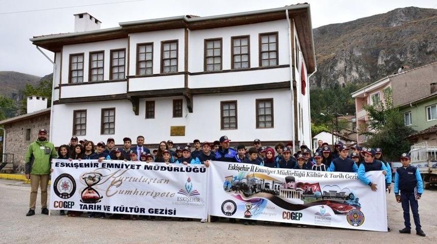 Kurtuluştan Cumhuriyete 2017 Gezi Kafilesi İn&ouml;n&uuml; İl&ccedil;esinde